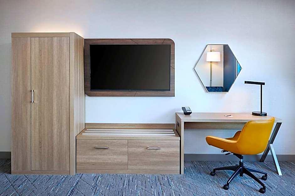 Holiday Inn Express & Suites Kitchener Southeast By IHG