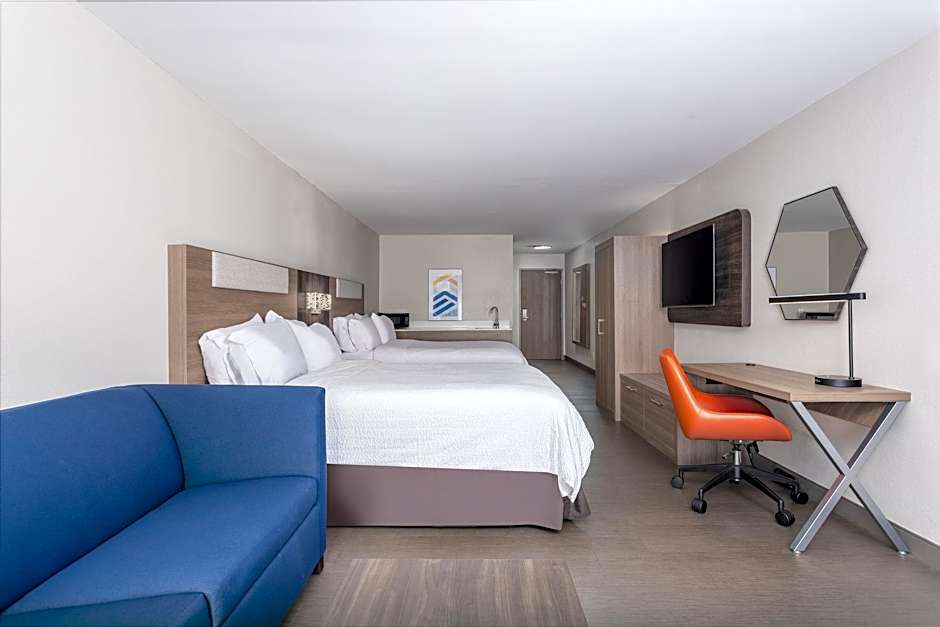 Holiday Inn Express & Suites Lancaster by IHG