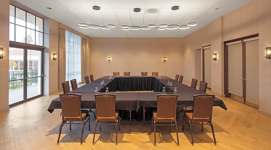 DoubleTree By Hilton Sacramento
