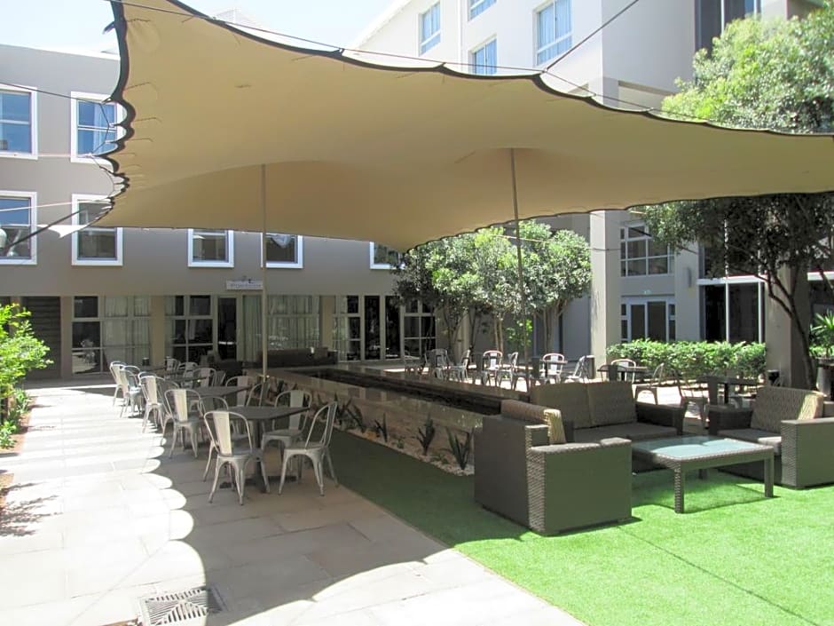 Waterfront Hotel by MISTY BLUE HOTELS