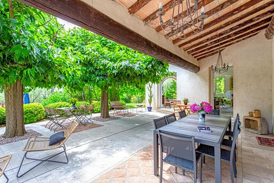 Le Domaine des Mûriers - charme, chic, calme en Provence Côte d'Azur