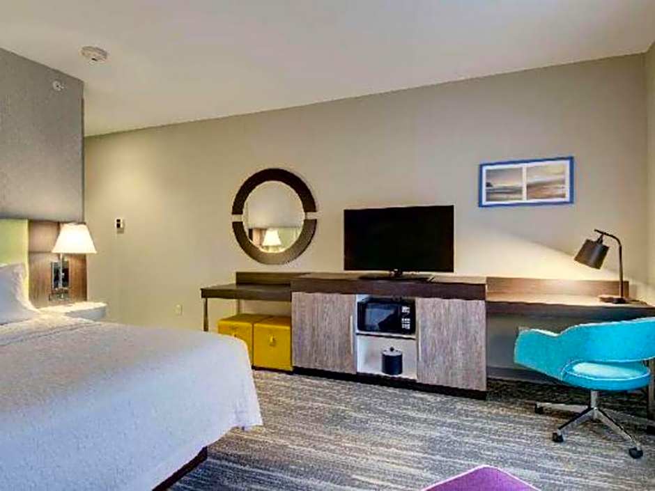 Hampton Inn & Suites Boston/Stoughton