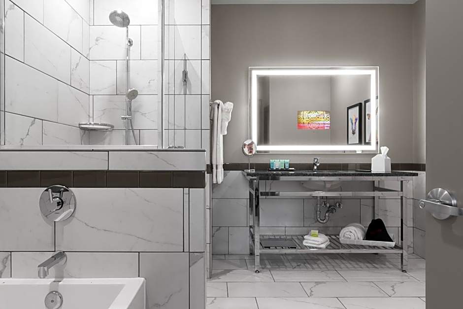 The Current Iowa, Autograph Collection by Marriott