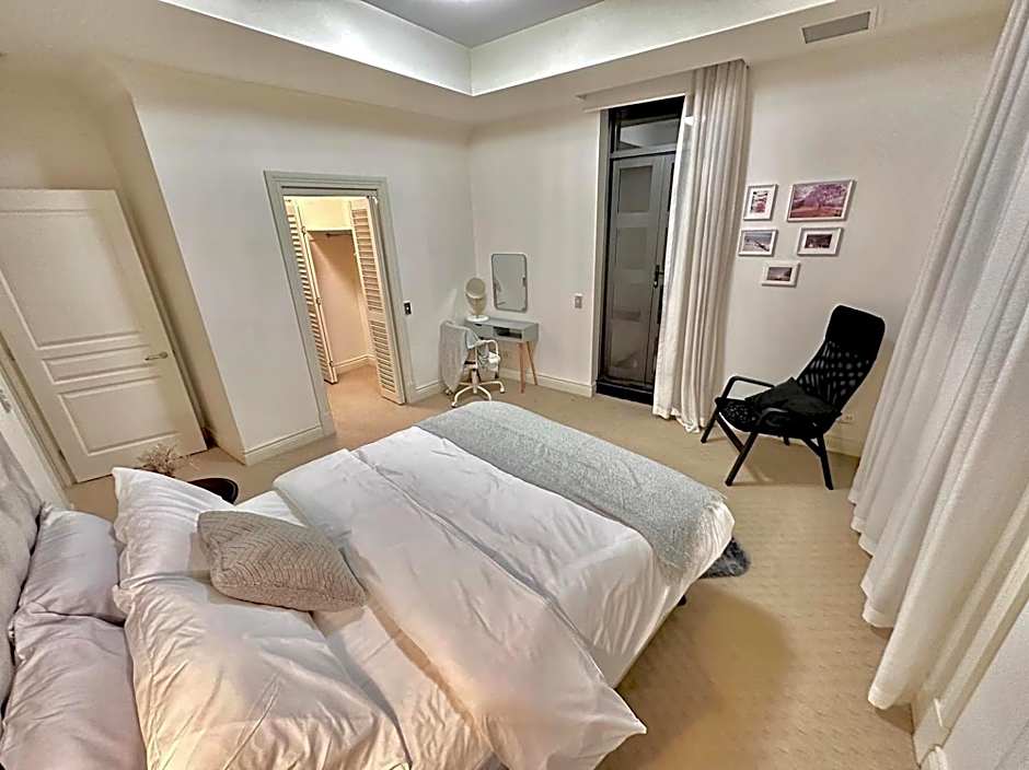 Macarthur Chambers Apartments