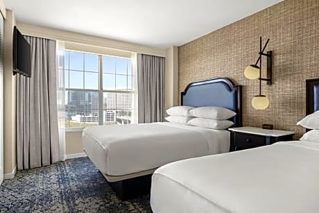 1 Bedroom 2 Room Suite 2 Queen, Sofa Bed