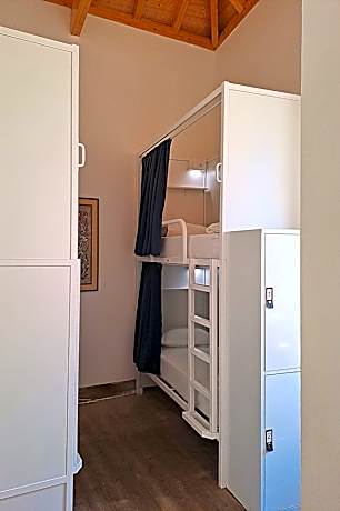 Quadruple Room with Private Bathroom