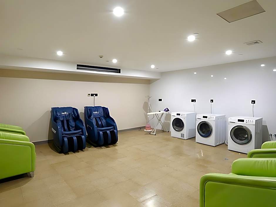 GEM Hotel Ningbo Jiangbei District Hongtang Haide Square