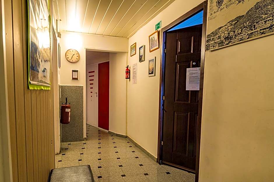 Hostel 24