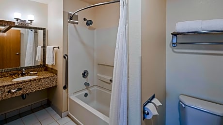 1 QUEEN BED,MOBILITY ACC,COMMASSIST,BATHTUB,NSMK,FULL BREAKFAST
