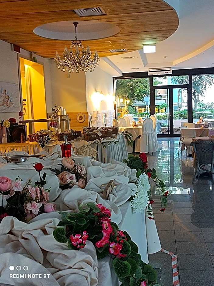 Hotel Garisenda sul Lungomare Riccione B&BRUNCH