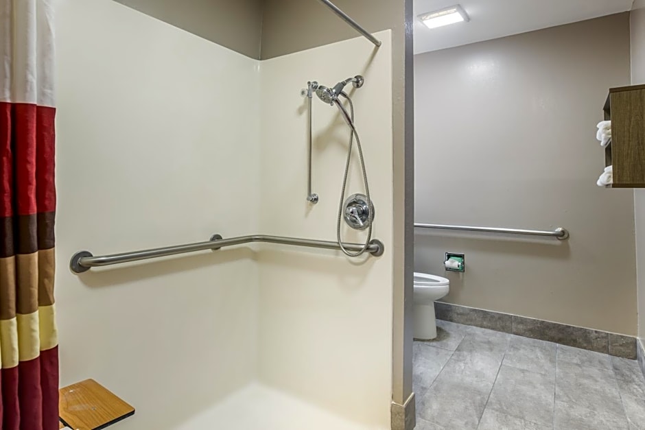 Red Roof Inn PLUS+ & Suites Savannah – I-95