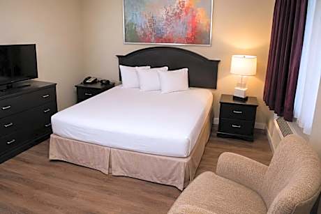 Suite - King Bed Non - Smoking