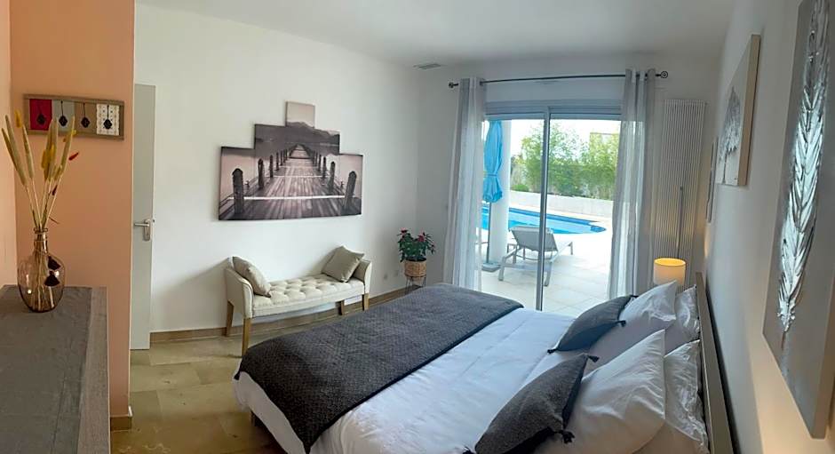 La VILLA des Cèdres & SPA, SUITE Premium, Naturiste "Couples Only"