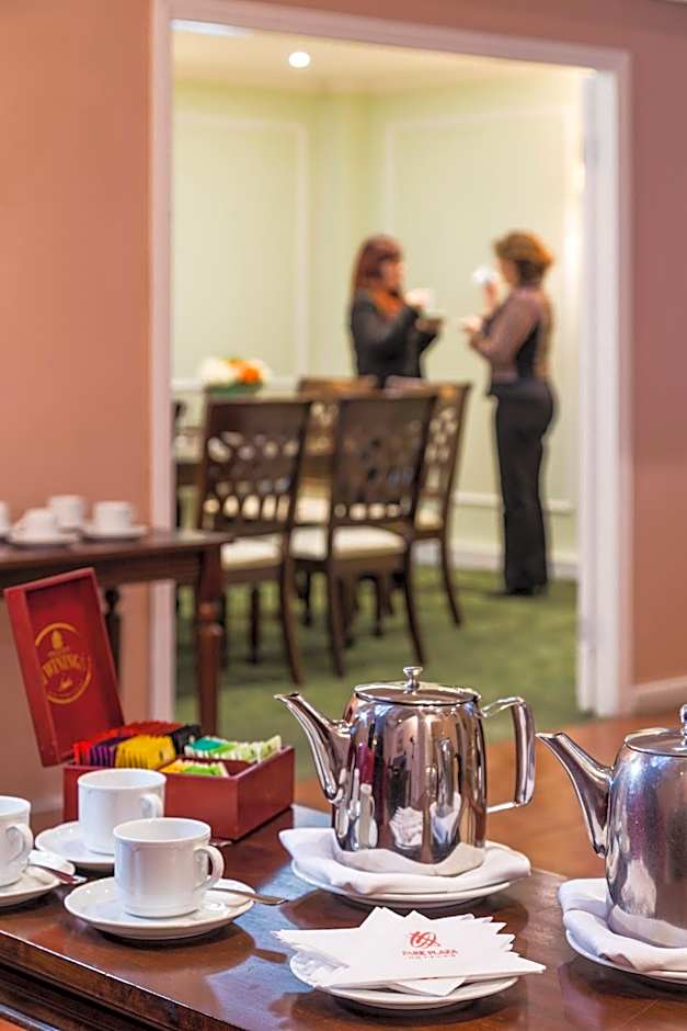 Park Plaza Apartments