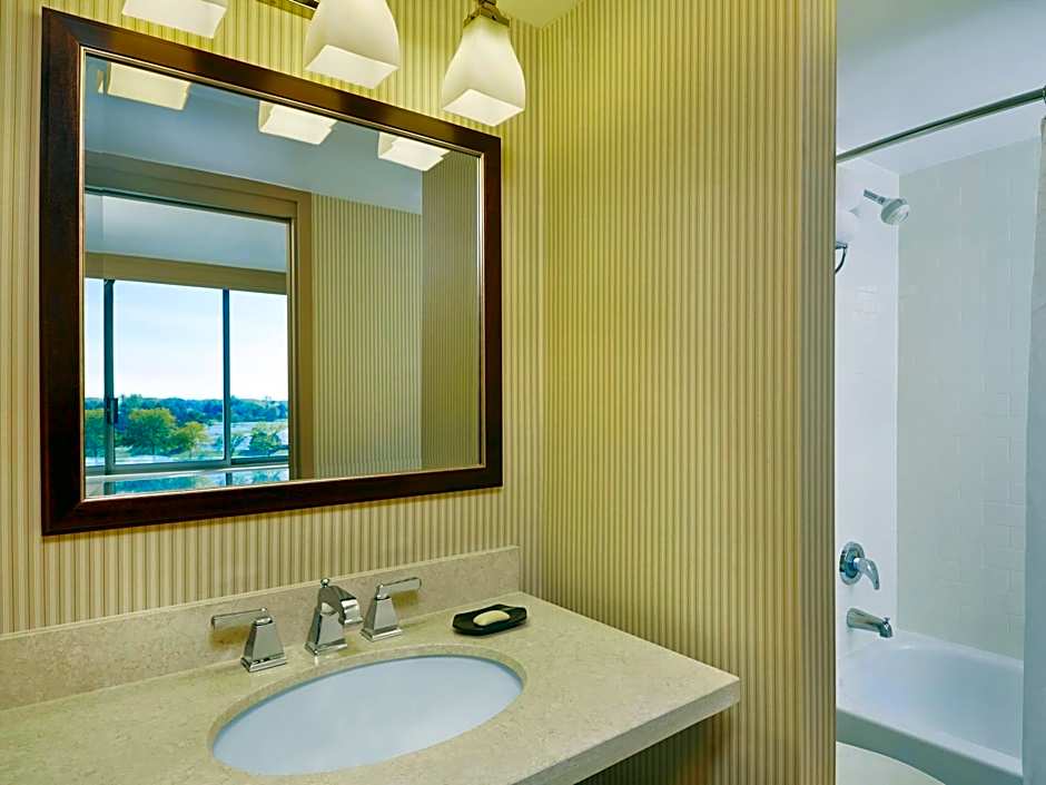 Sheraton Suites Chicago Elk Grove