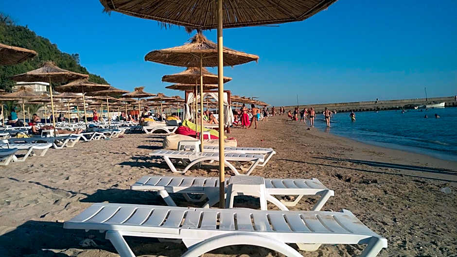 MARINA REZIDENCE ***