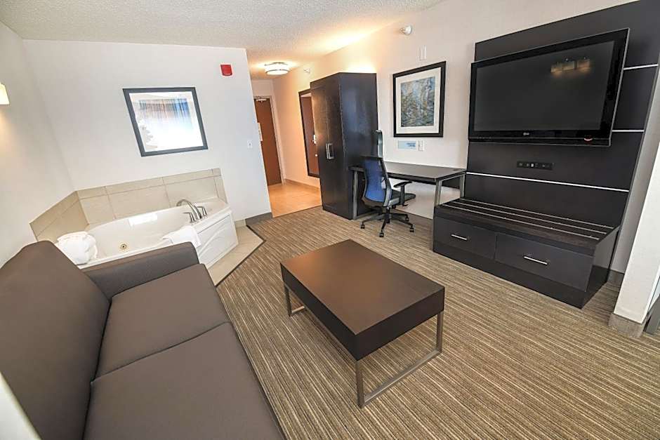 Holiday Inn Express Hotel & Suites Grand Forks By IHG