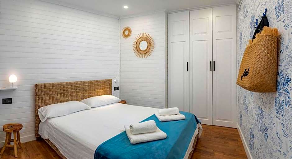 "Breeze" Aparthotel by Parrot`s House