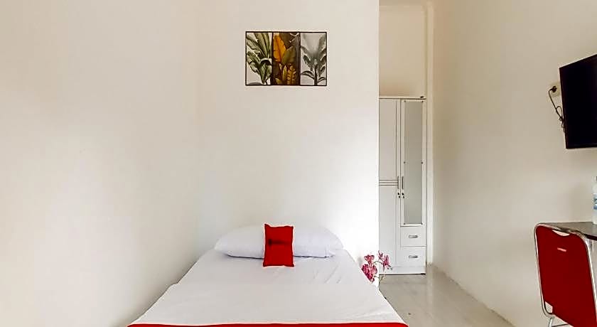 RedDoorz Syariah near Jamtos Lorong Hamba