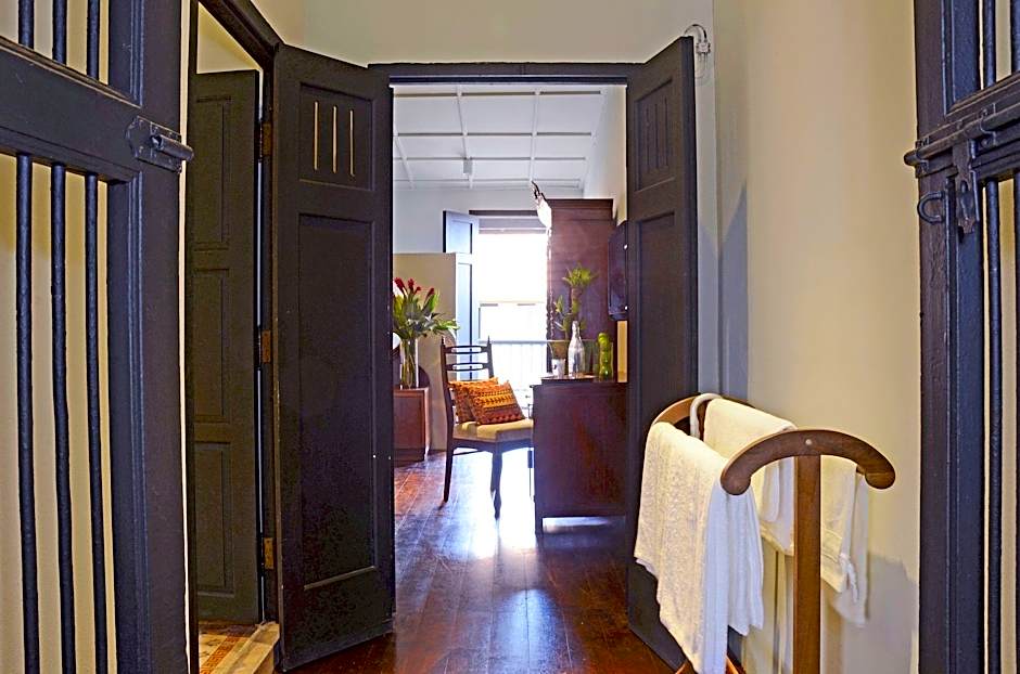 Noordin Mews Hotel