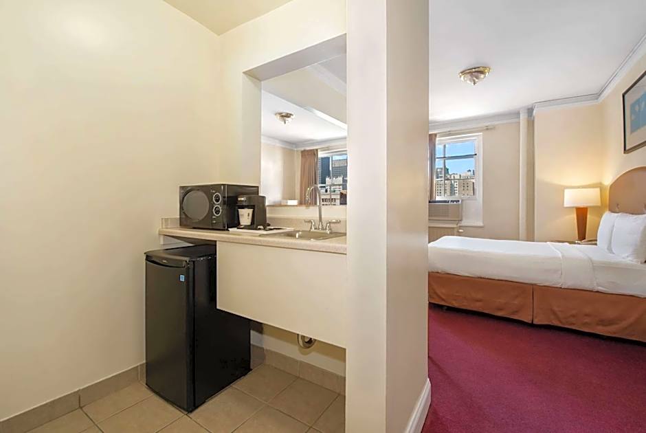 Travelodge by Wyndham Downtown Chicago