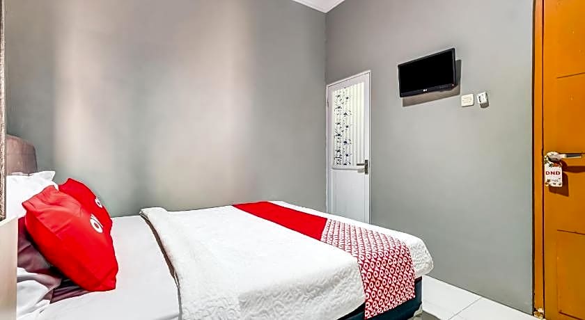 OYO Life 91239 Kost Rosandy House Yogyakarta