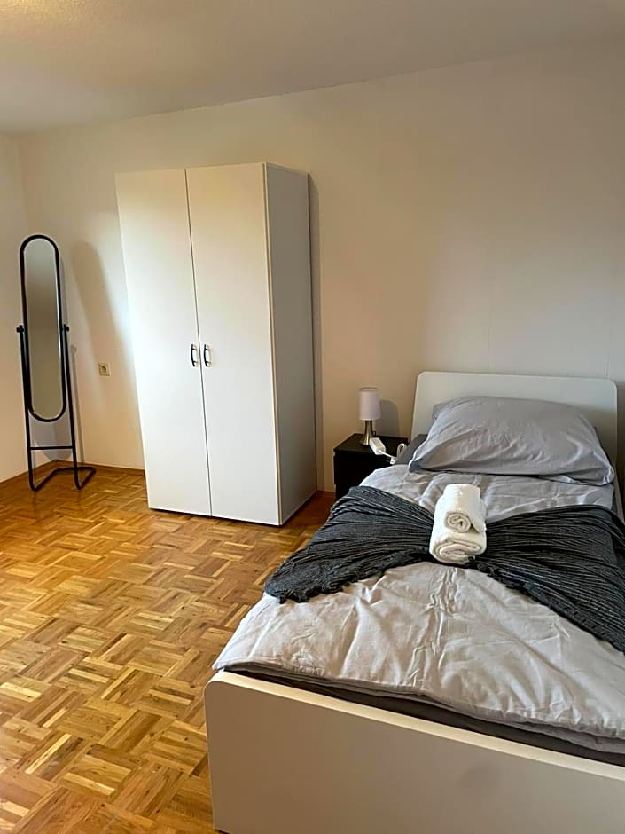 B-S Apartments L