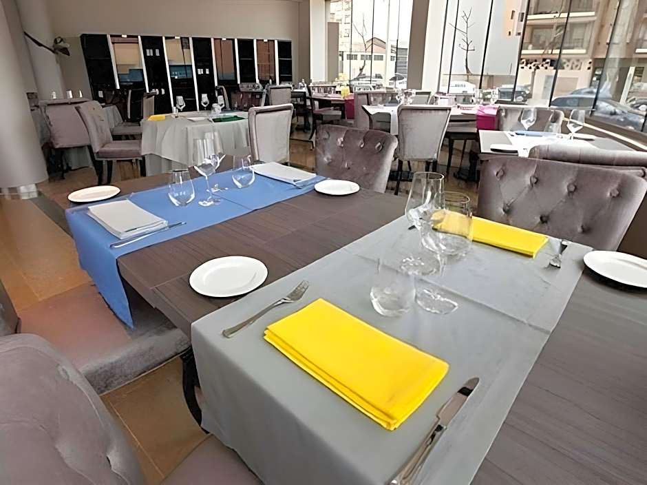 Mas Monzon Hotel
