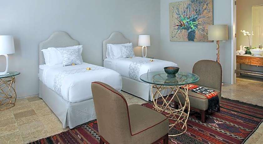 Room & Vespa Suite 4