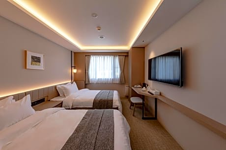 Twin Room with View