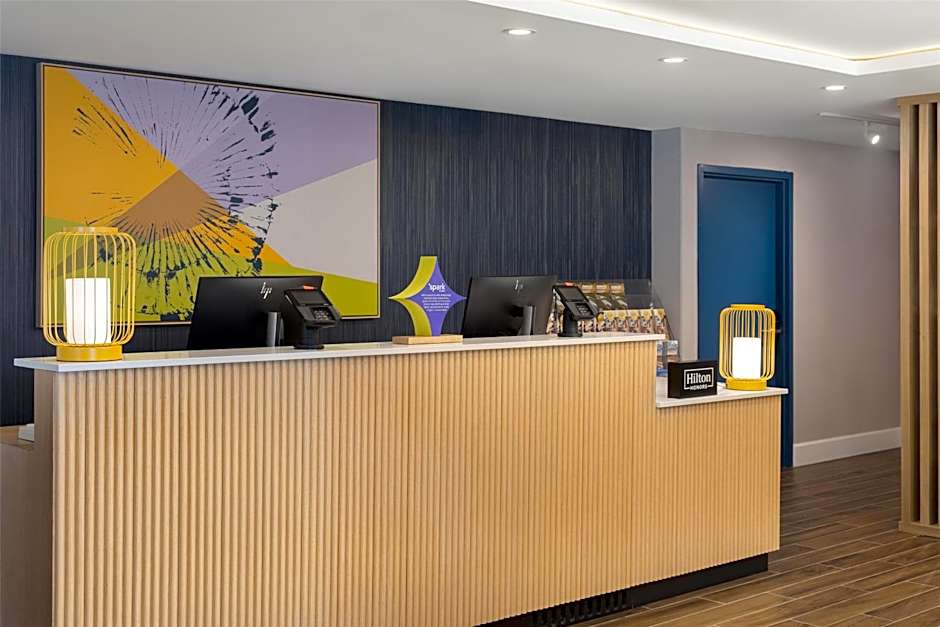 Spark by Hilton Woodstock