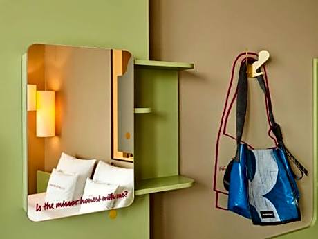Medium Room