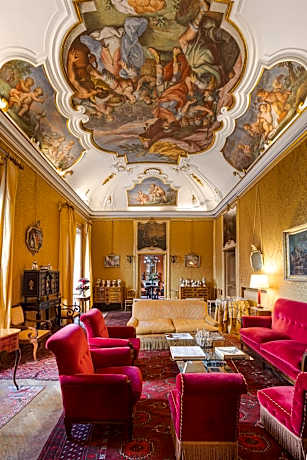 Palazzo Arone dei Baroni di Valentino