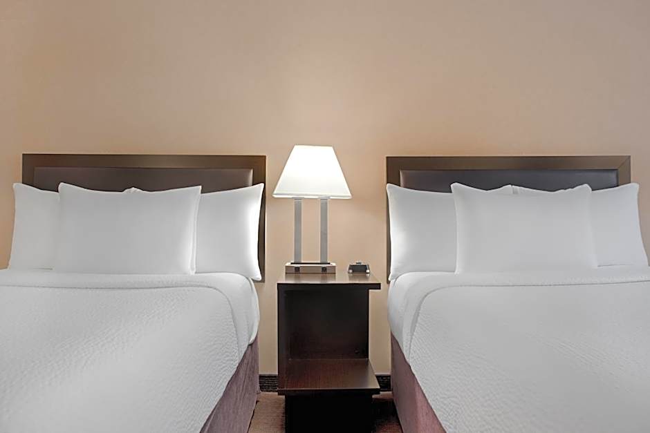 Ramada Plaza by Wyndham Calgary Downtown