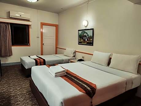 Deluxe Triple Room