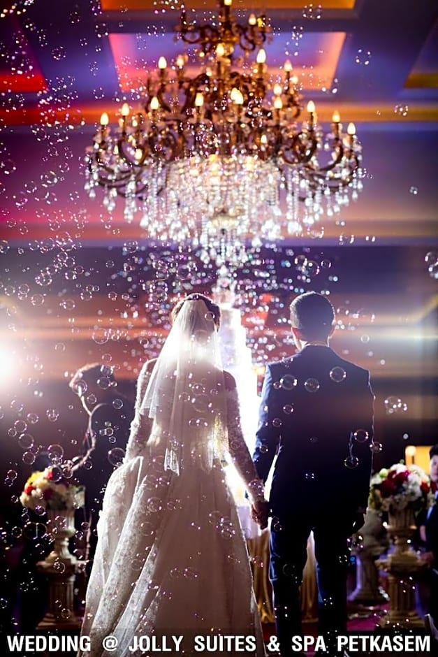 Jolly Suites&Spa Petkasem