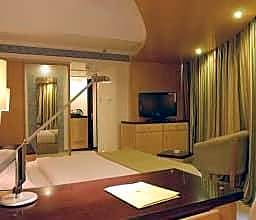 HOTEL PENINSULA GRAND