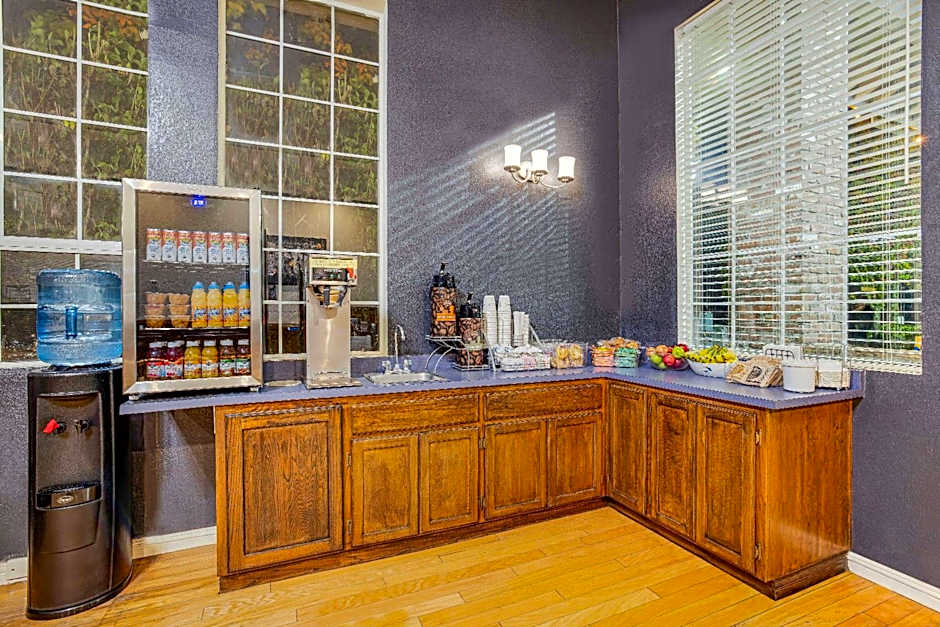 Super 8 by Wyndham Auburn