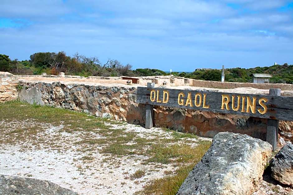 Lakeview Motel & Apartments