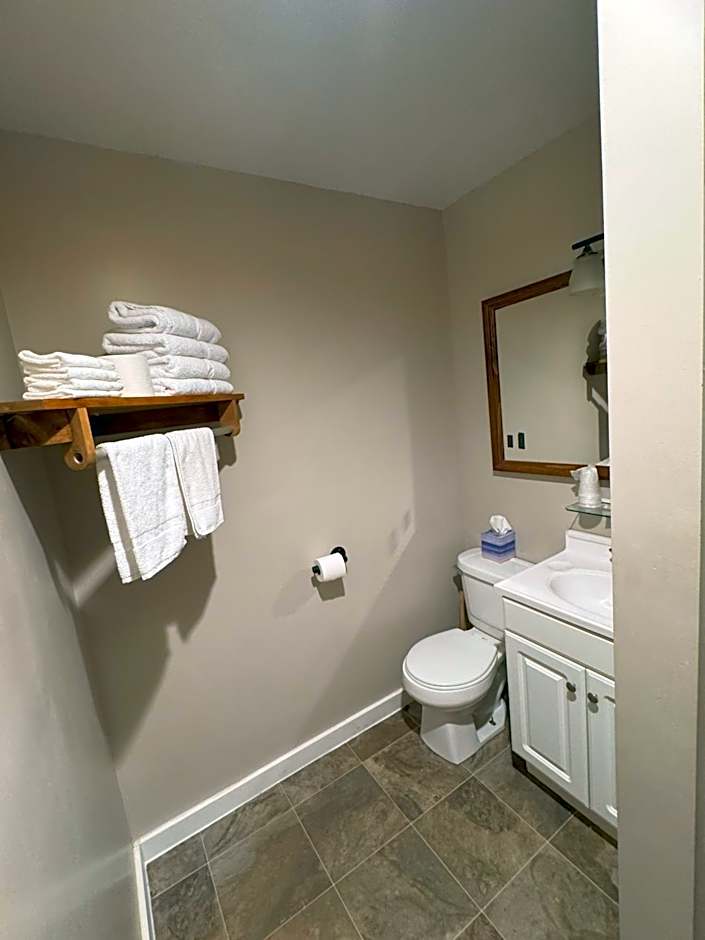 Lake Ontario Motel & Inn