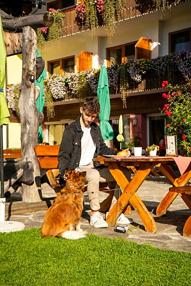 Almfrieden Hotel & Romantikchalet