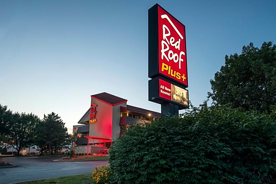 Red Roof Plus+ St Louis - Forest Park/Hampton Ave