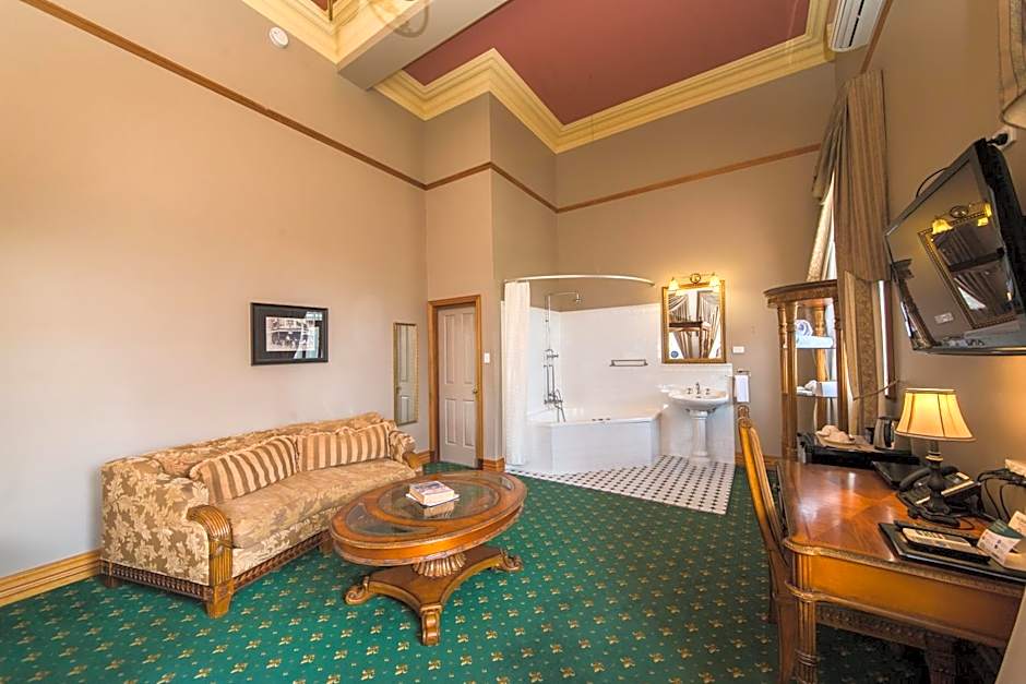 Denison Boutique Hotel