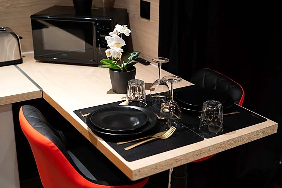 Capsule Secret - Jacuzzi - Netflix & Home cinéma - Jeux de couple - Barre de pole dance