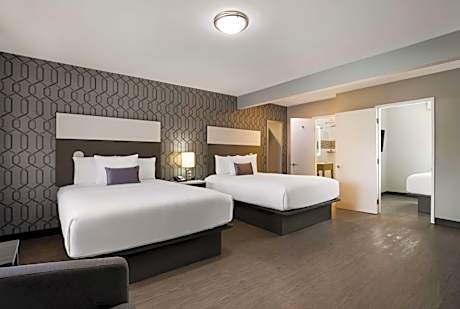 Family Queen Room