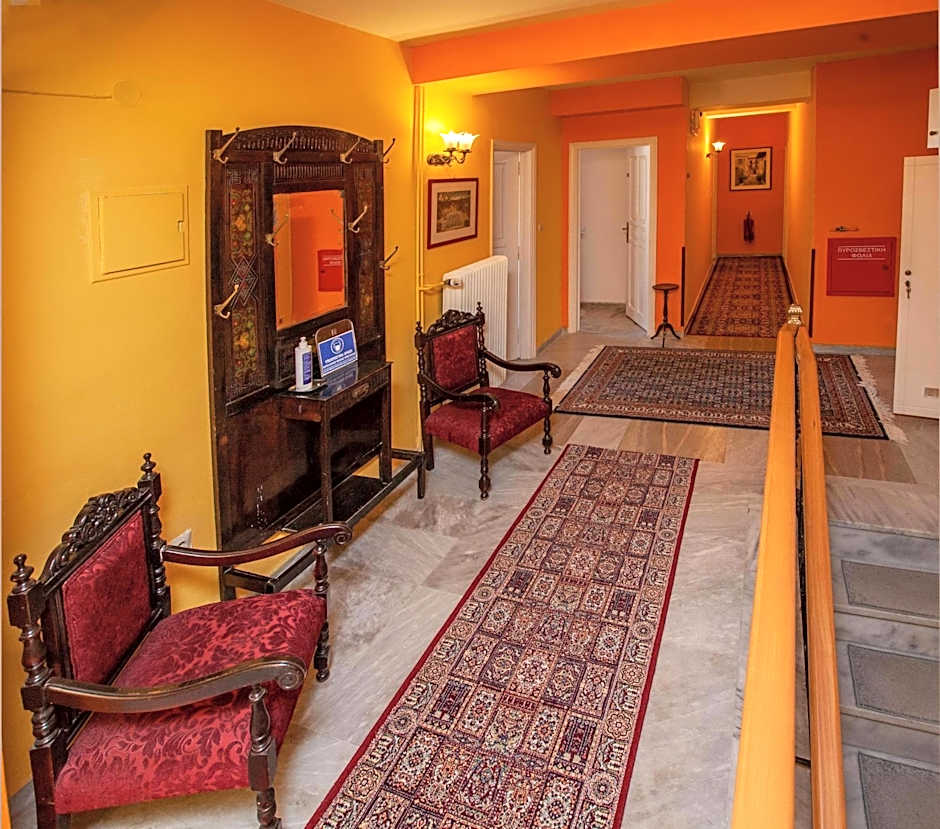 Byron Traditional Hotel