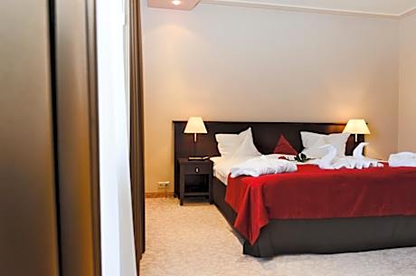 Apartment with Mountain View