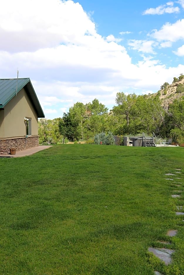 Hidden Canyon Retreat