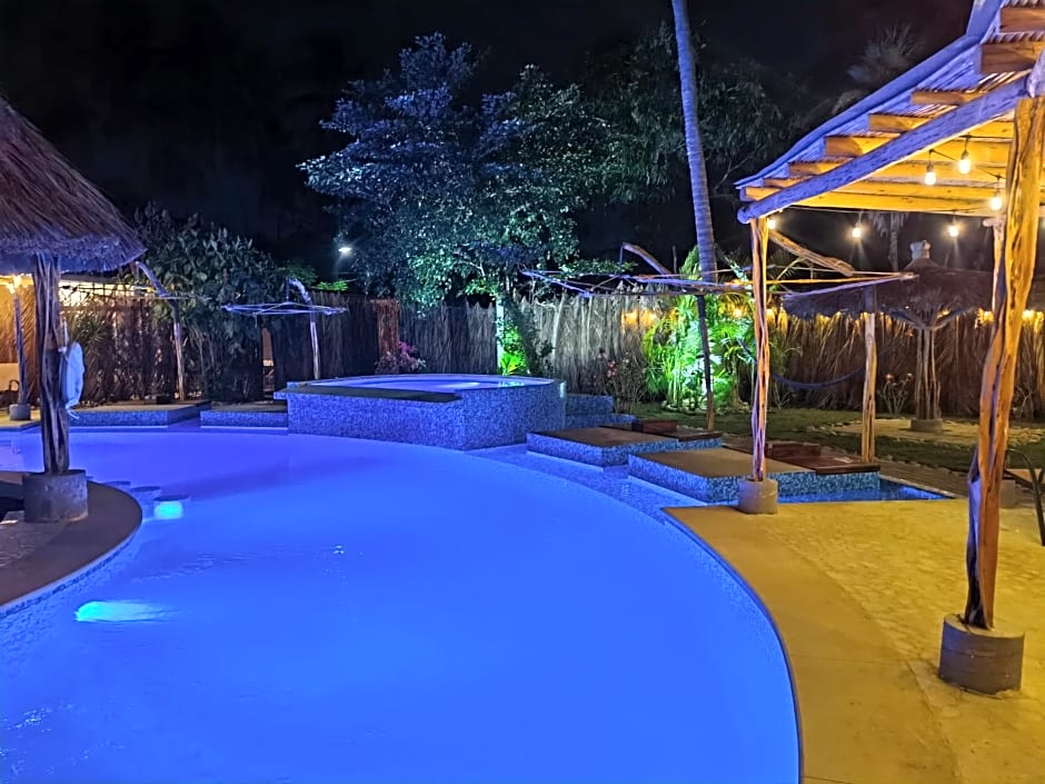 Hotel Ashly Loma Larga