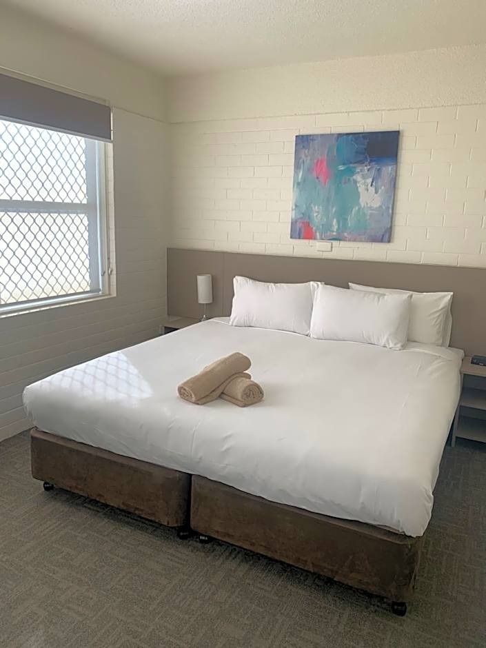 Adina Place Motel Apartments